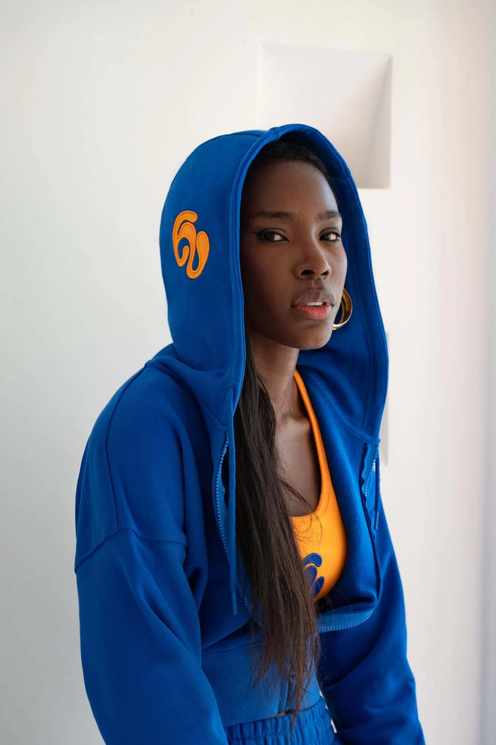 Kaia Logo Embroidered Cotton Zip Up Sweatshirt Cropped Hoodie - Cobalt - Image 4