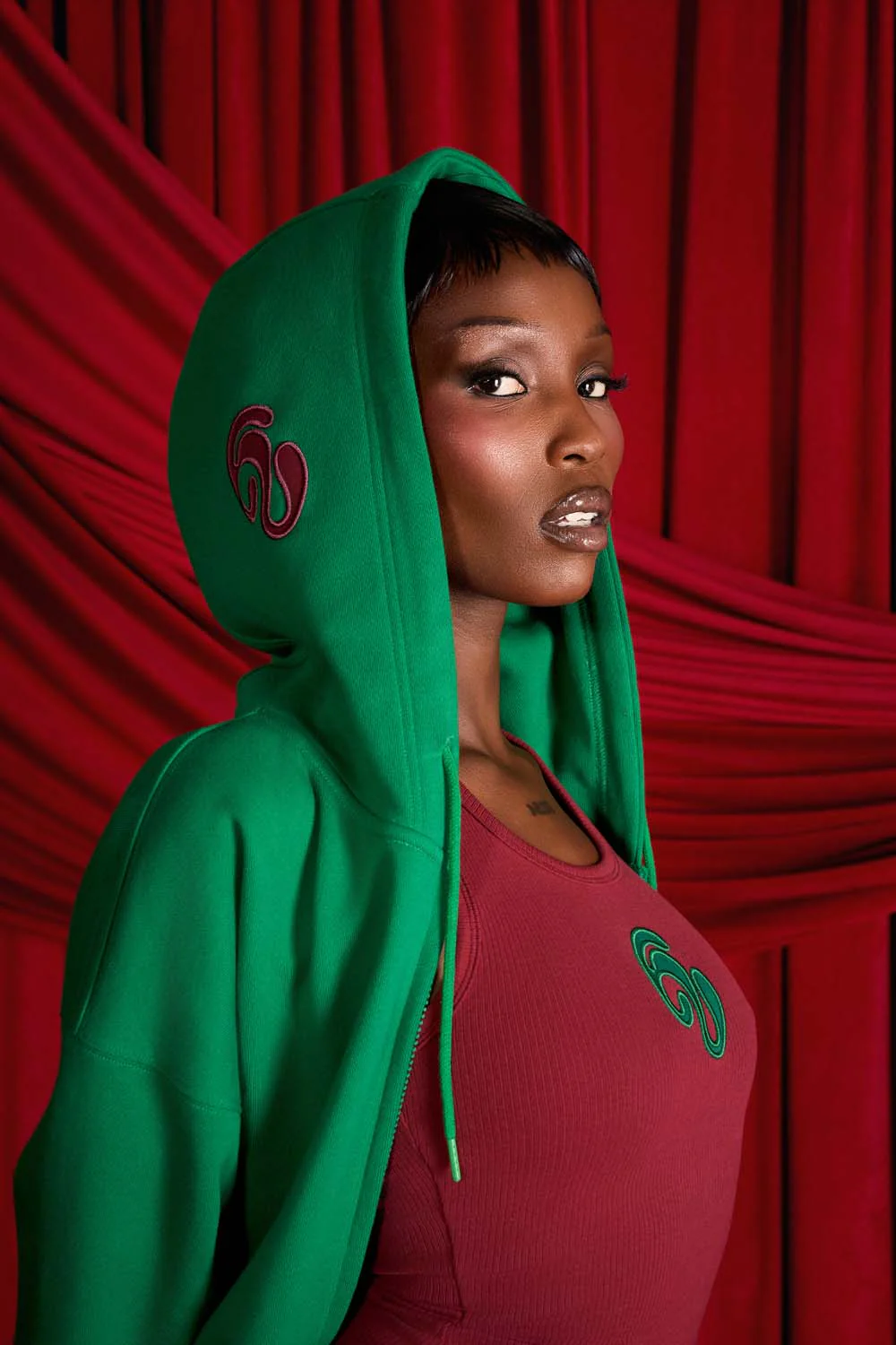Kaia Logo Embroidered Cotton Zip Up Sweatshirt Cropped Hoodie - Viridian - Image 4