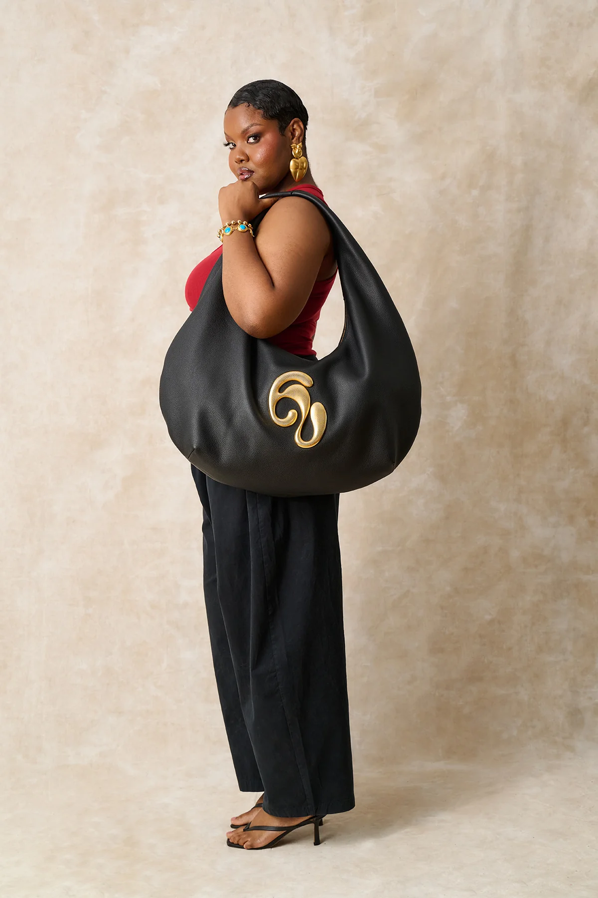 London Togo Leather Maxi Handbag - Black - Image 11