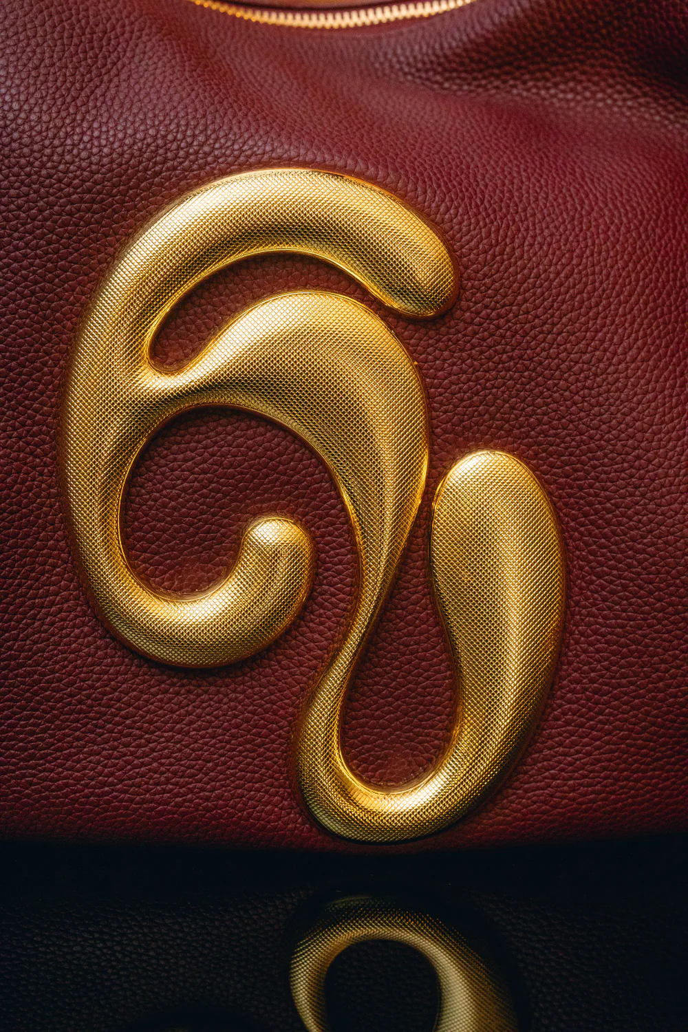 London Togo Leather Maxi Handbag - Burgundy - Image 3