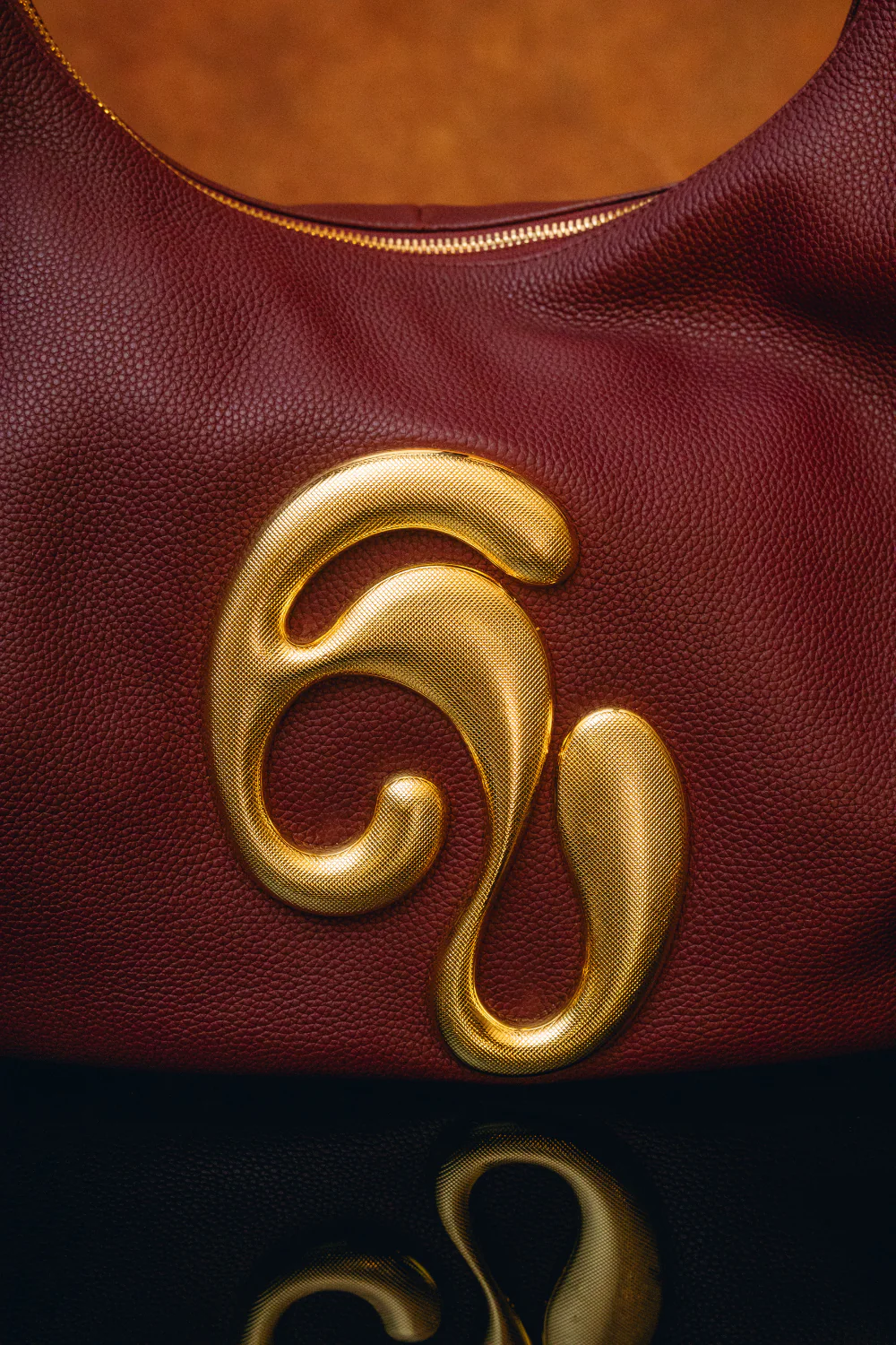 London Togo Leather Maxi Handbag - Burgundy - Image 9