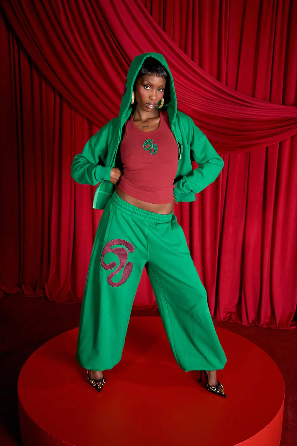Kaia Logo Embroidered Cotton Zip Up Sweatshirt Cropped Hoodie - Viridian - Image 12